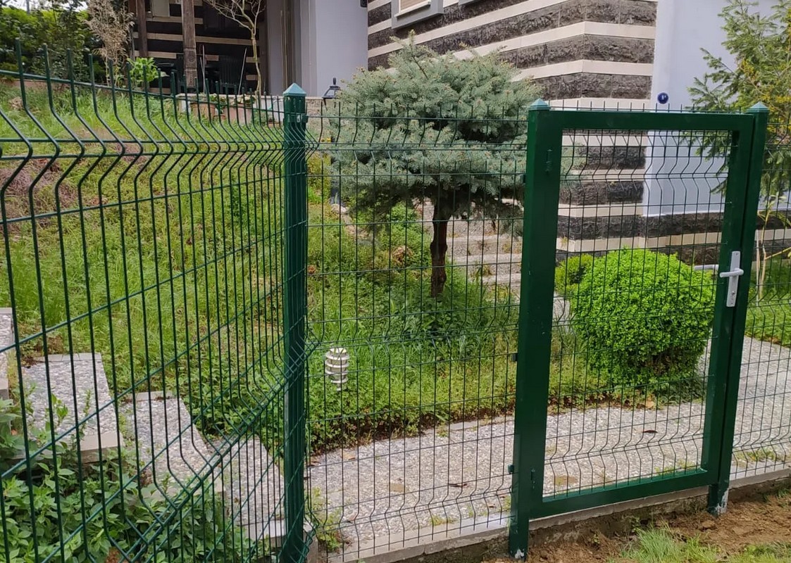 Mavi Ege Çit çit kapı montajı